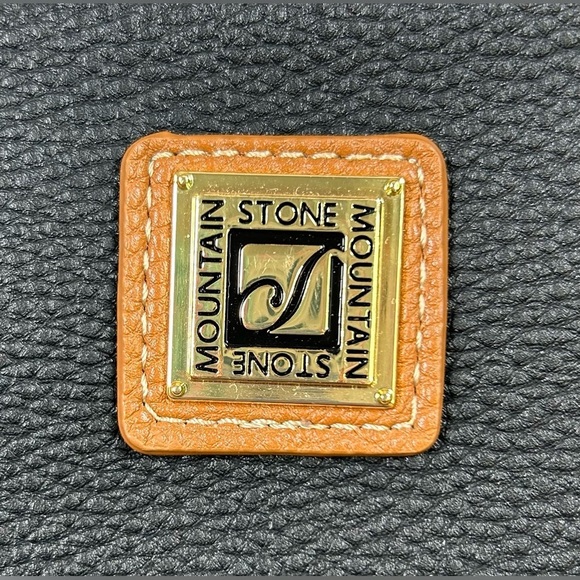 NWOT Stone Mountain Black and Tan Wristlet/Purse Pouch. - Picture 2 of 6